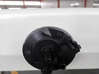 Built-in bobbin winder-1 Built-in bobbin winder-1